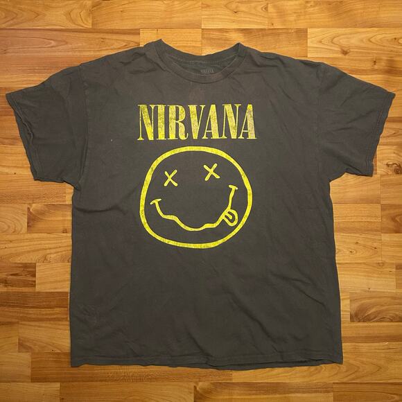 Nirvana Vintage Distressed Smiley Face T-shirt XL - Picture 1 of 5
